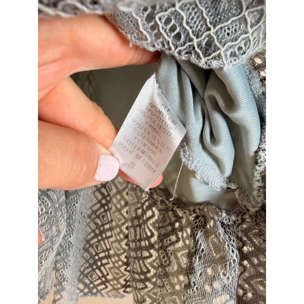 Ellison Lace Peplum Top Womens Small Blue Grey Excellent V-Neck Ruffle Flutter - Picture 5 of 8